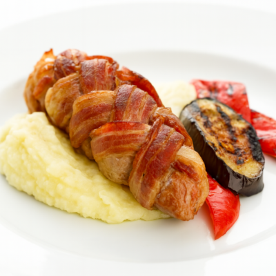 Mușchiuleț de porc învelit în bacon (800 gr)